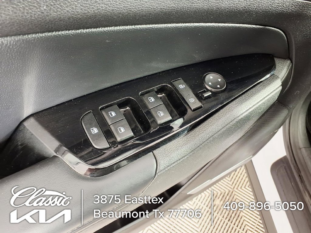 Used 2023 White Kia EX image 15
