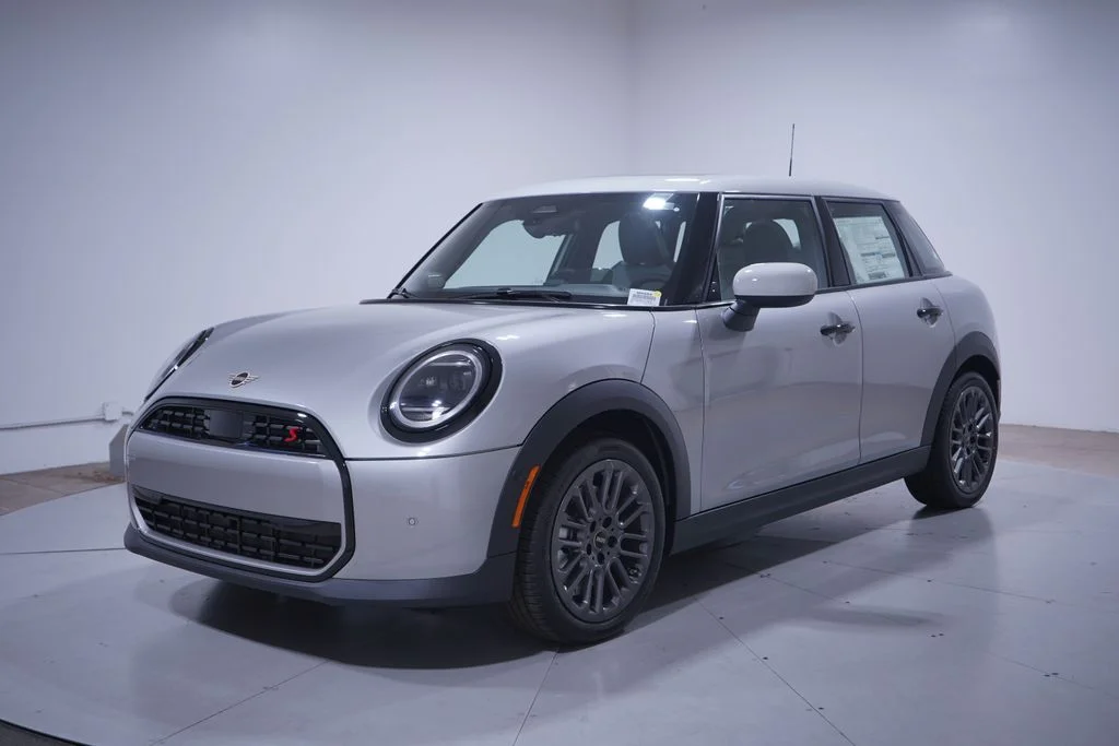 2026 MINI Hardtop Cooper S Signature's photo