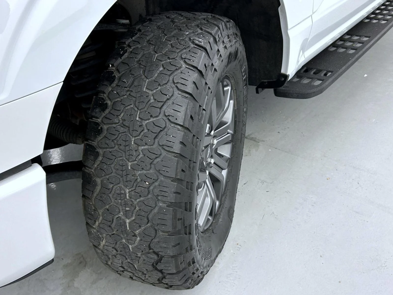 Used 2023 White Ford Tremor image 24