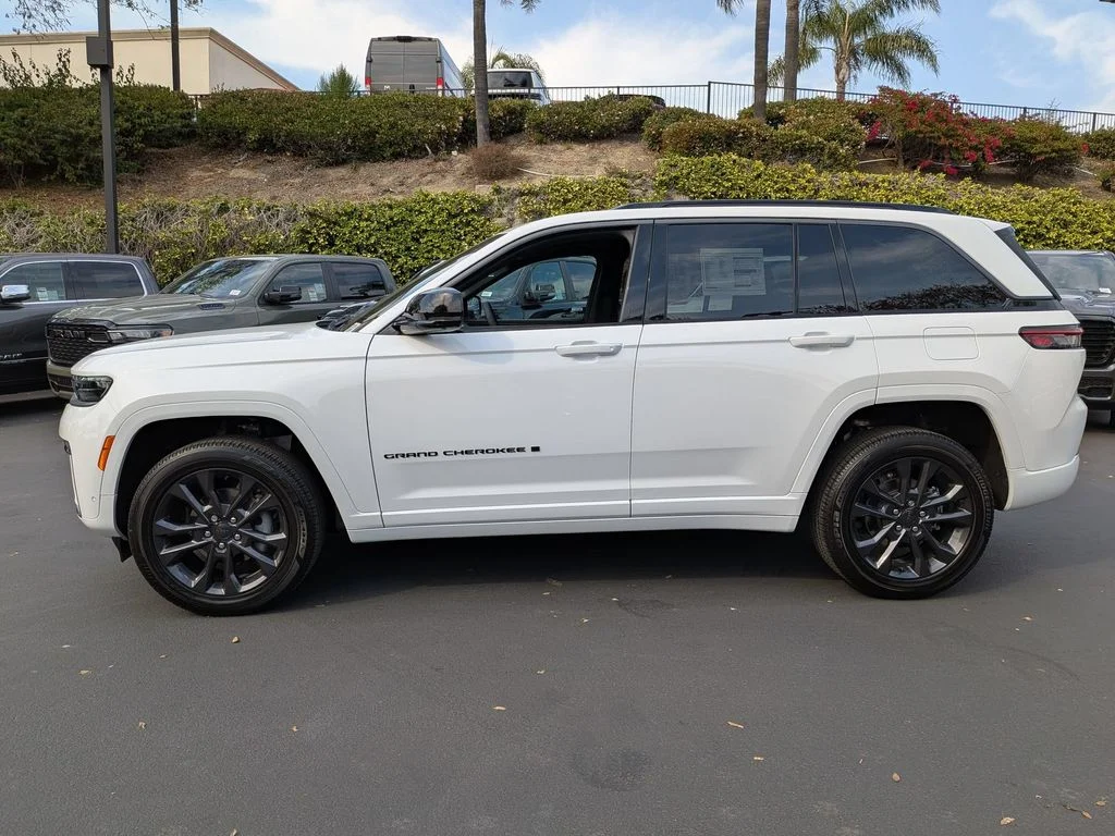 New 2026 Bright White Clearcoat Jeep Limited Reserve image 8