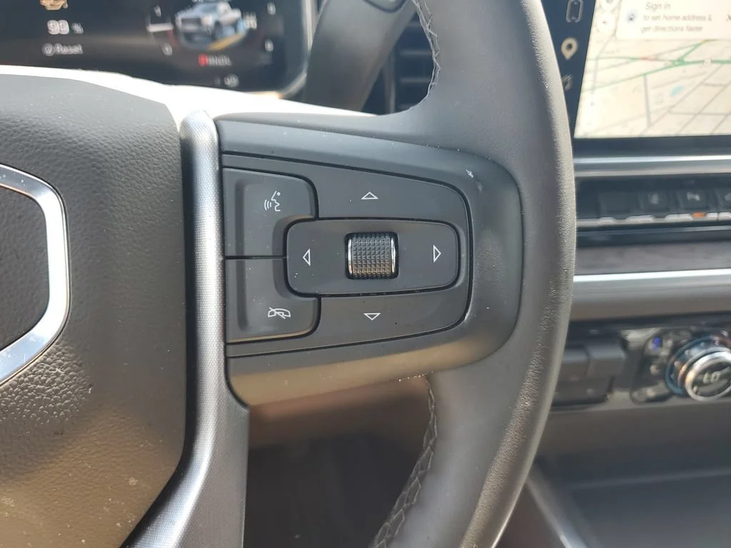 Used 2026 Glacier White Tricoat GMC SLT image 22