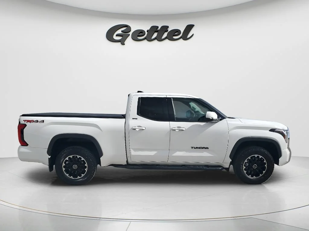 Used 2022 White Toyota SR5 image 4