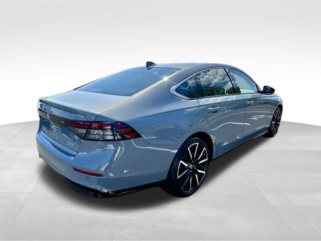 Used 2024 Gray Honda Touring image 7