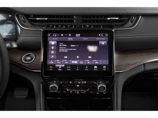 Used 2022 Diamond Black Crystal Pearlcoat Jeep Overland image 13