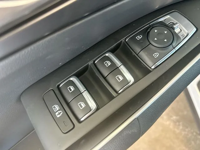 New 2026 Glacial White Pearl Kia S image 17