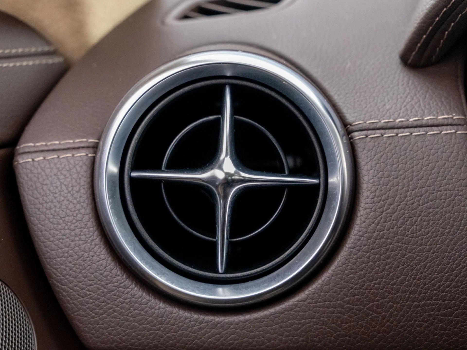 Used 2013  Mercedes-Benz SL 63 AMG® image 22