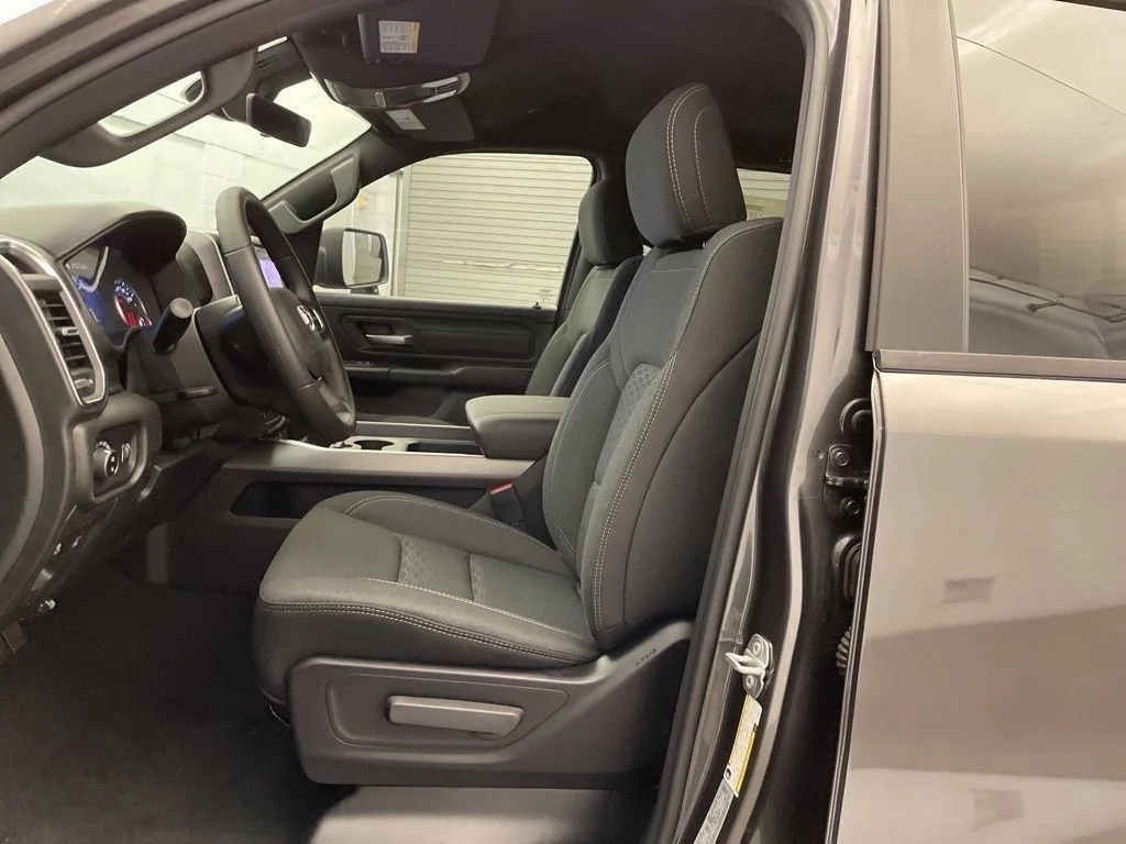2026 RAM 1500 Express - Photo 15