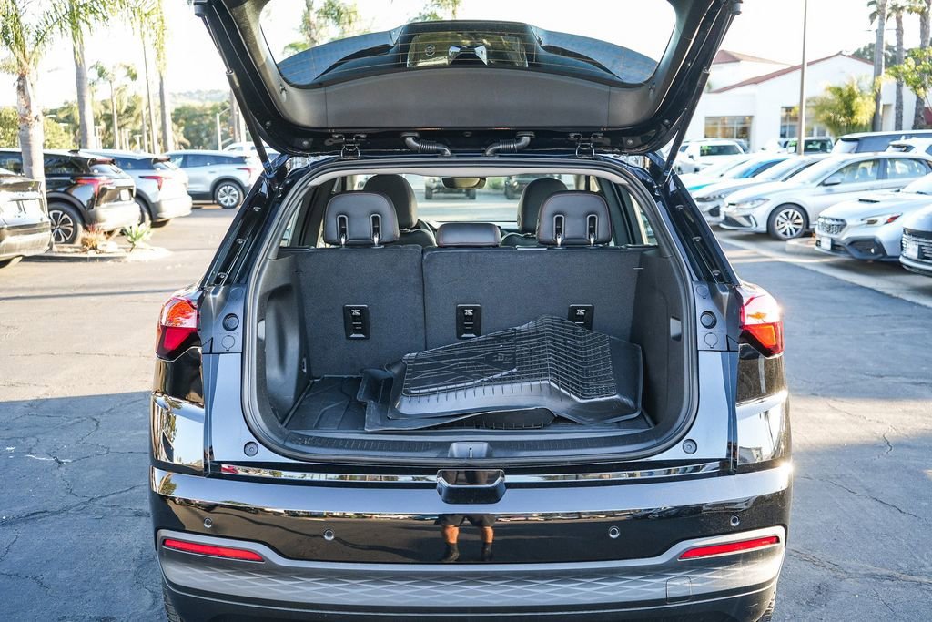New 2027 Mosaic Black Metallic Chevrolet RS image 25