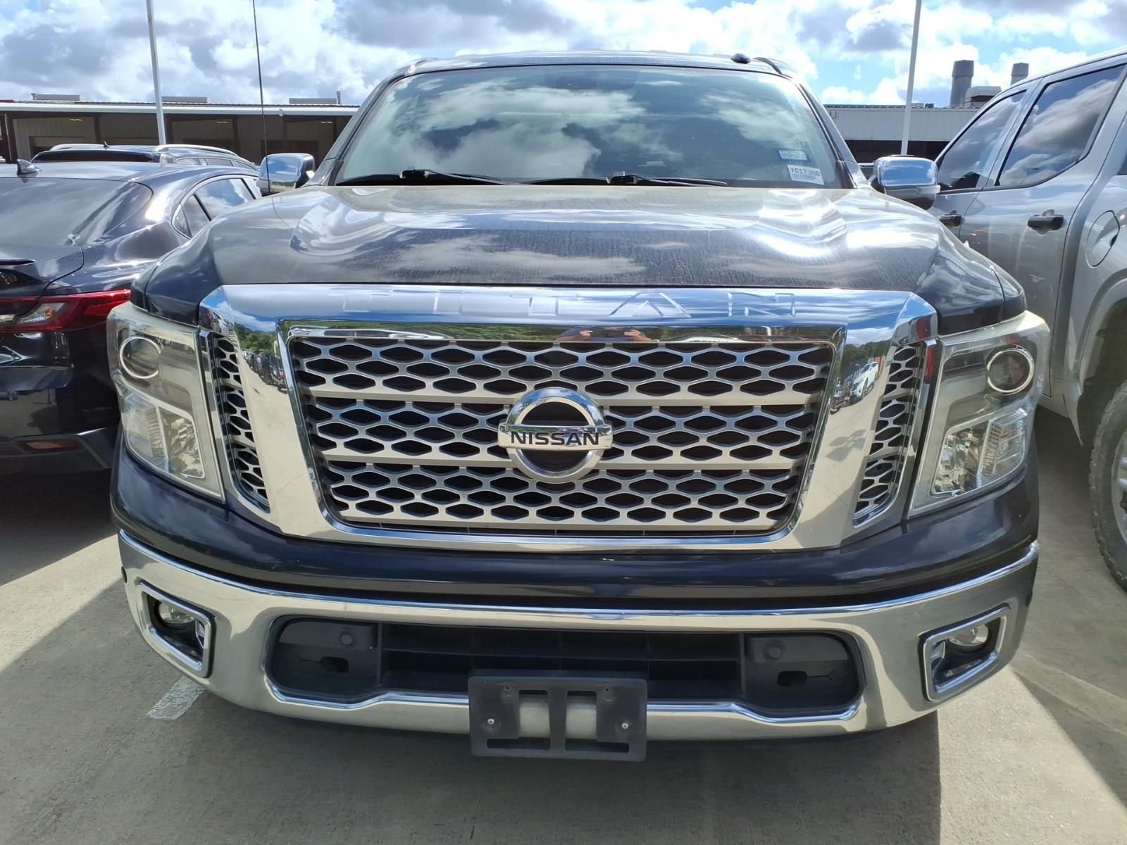 Used 2019 Magnetic Black Nissan SL image 3