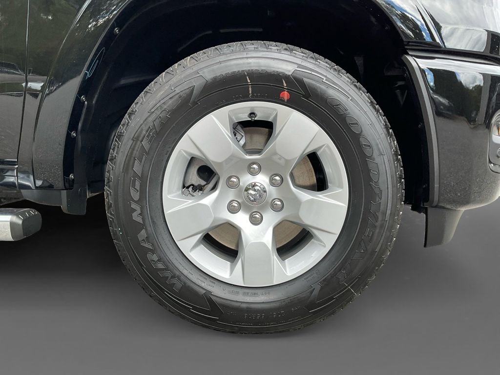 New 2026 Diamond Black Crystal Pearlcoat RAM Big Horn/Lone Star image 8