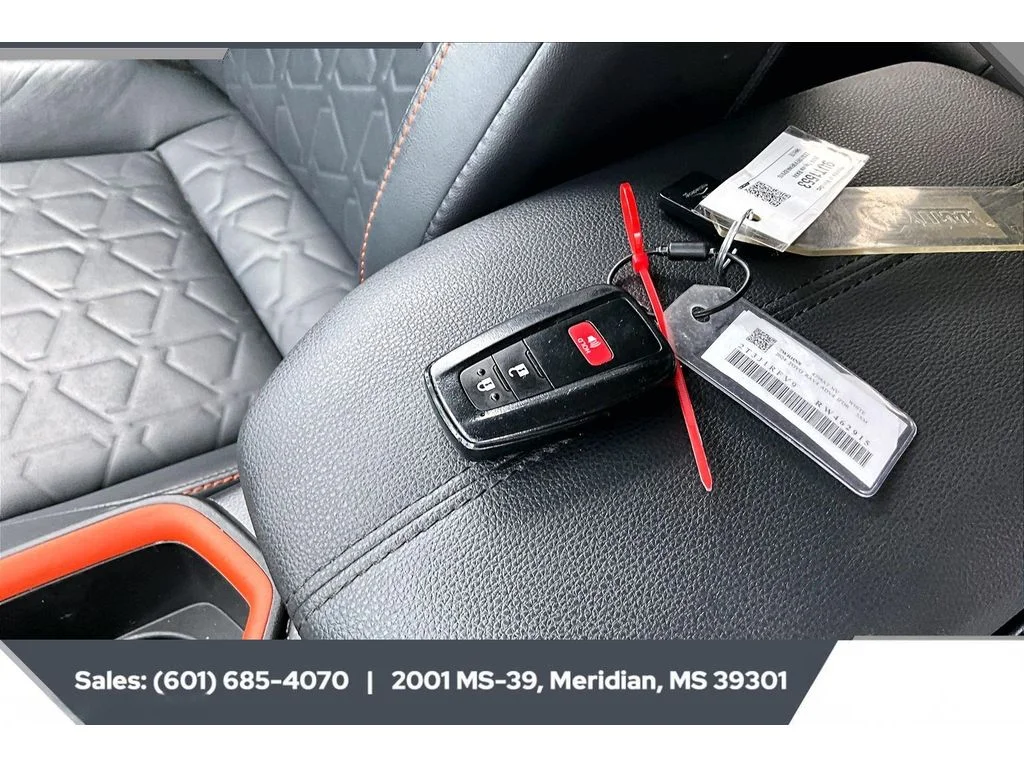 Used 2024 Ice Cap Toyota Adventure image 9