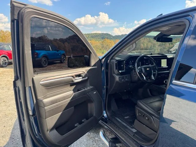 Used 2022 Blue Chevrolet LTZ image 12
