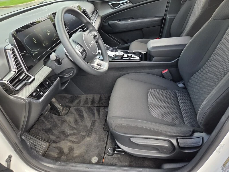 Used 2025 Snow White Pearl KIA LX image 10