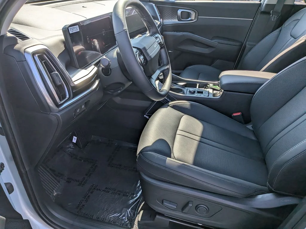 New 2026 Ivory Kia EX image 21