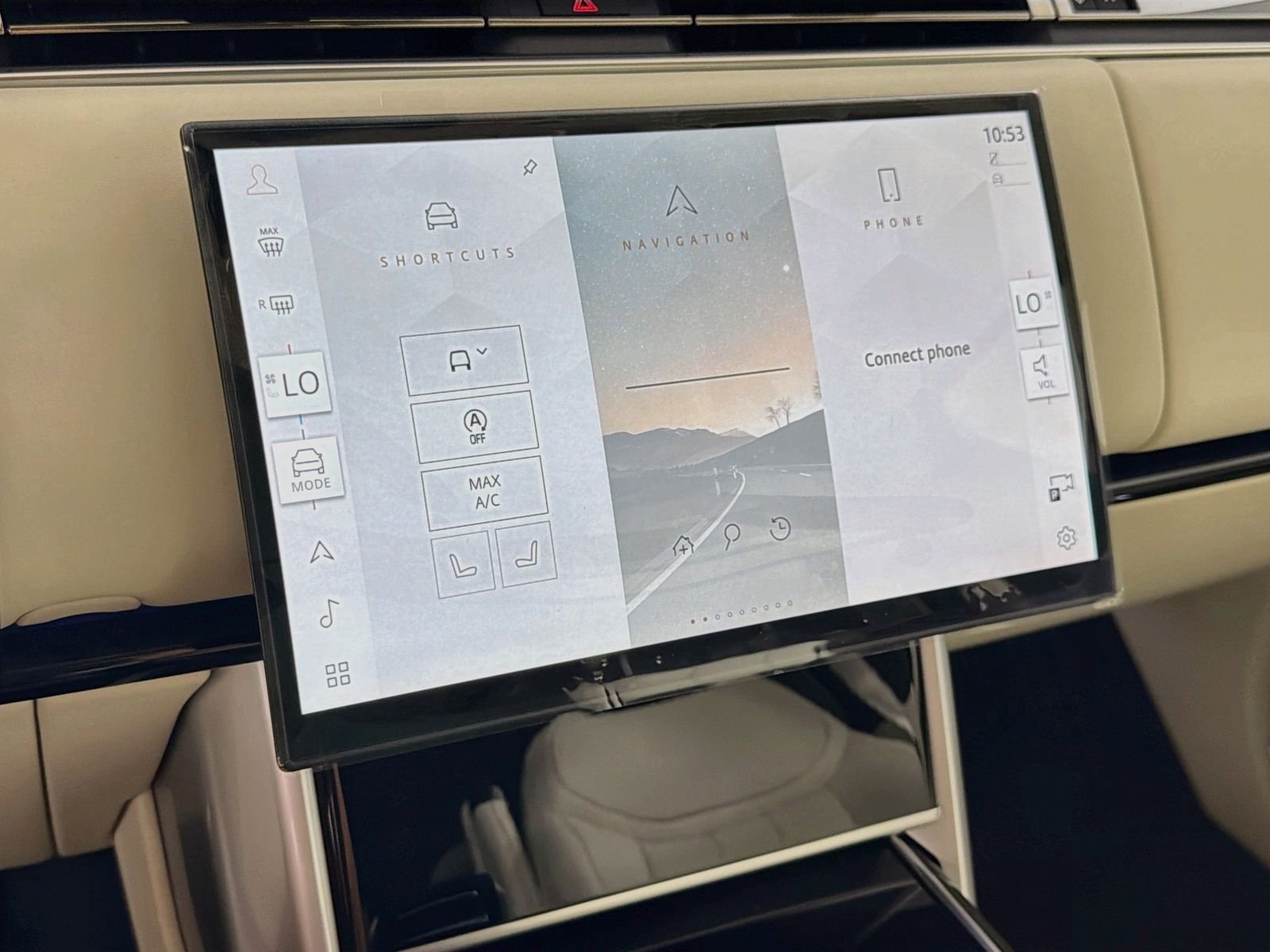 New 2026 Ostuni Pearl White Land Rover SE image 14