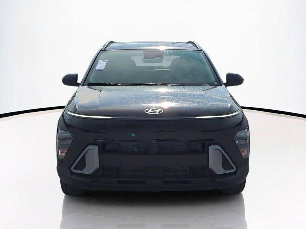 New 2027 Black Hyundai SEL Sport FWD image 3