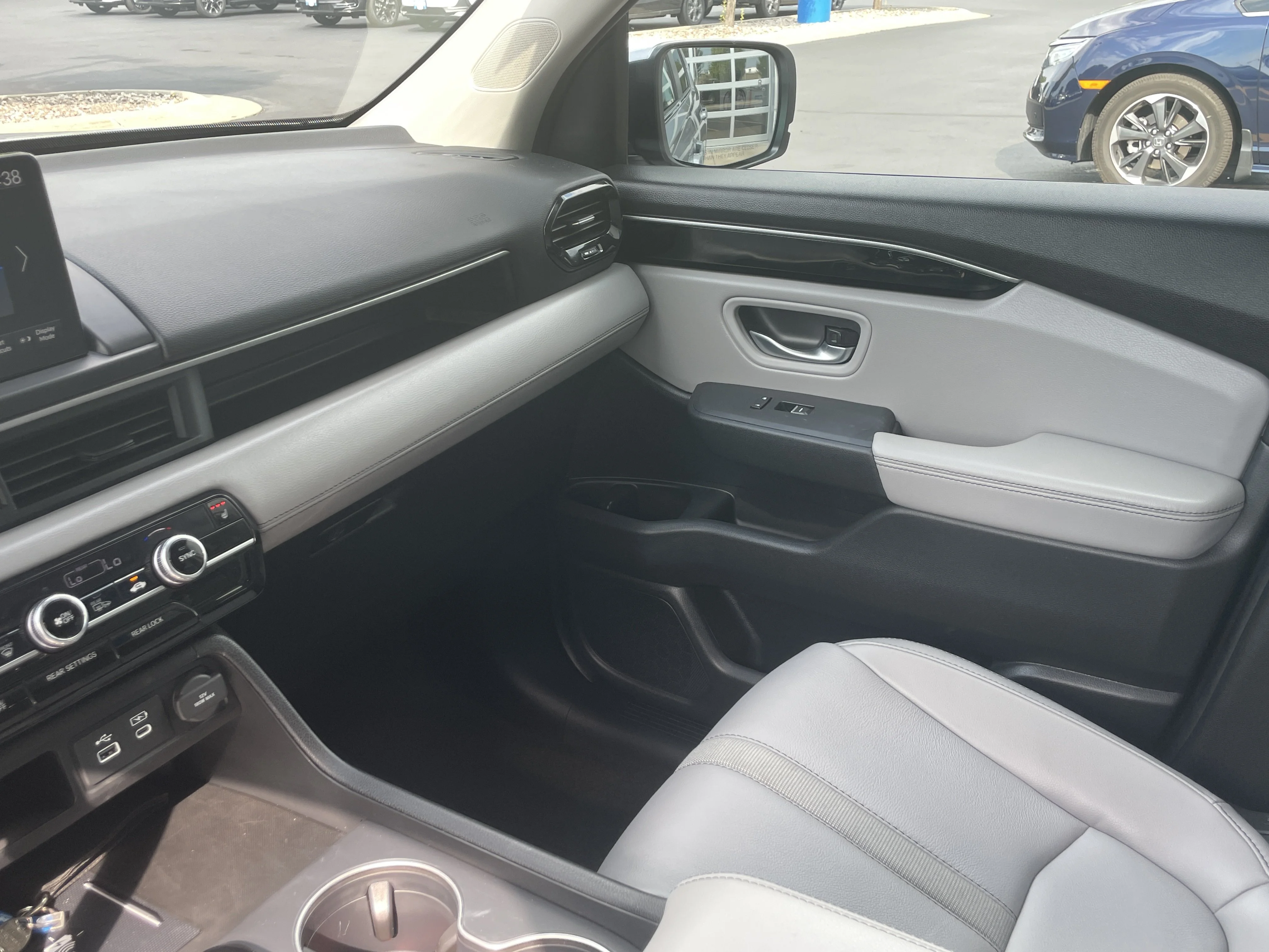 2025 Honda Pilot EX-L - Photo 17