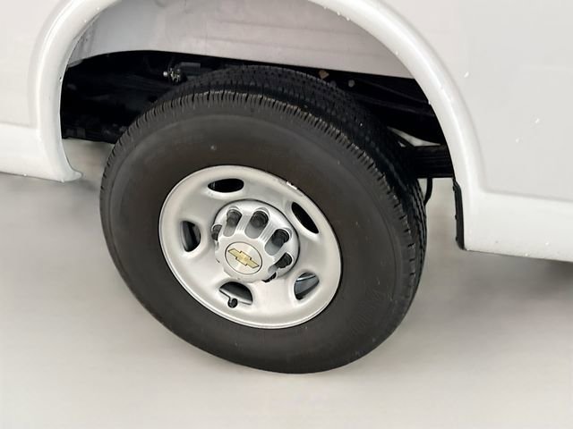 2025 Chevrolet Express Cargo Work Van - Photo 29