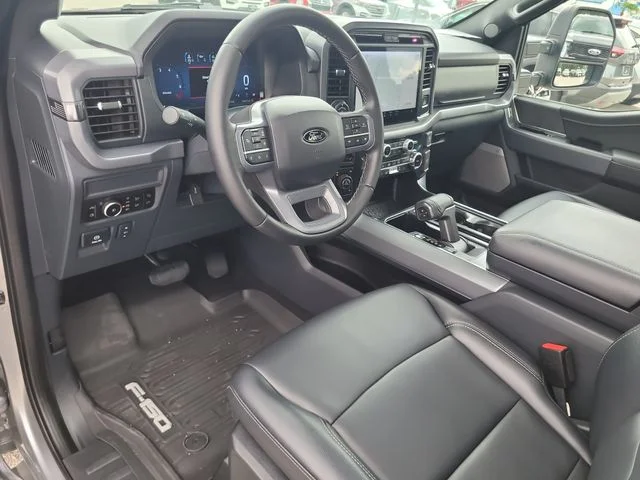 Used 2025 Silver Ford XLT image 18