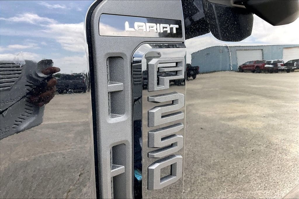 New 2026 Ford Super Duty F-250 Lariat 4D Crew Cab