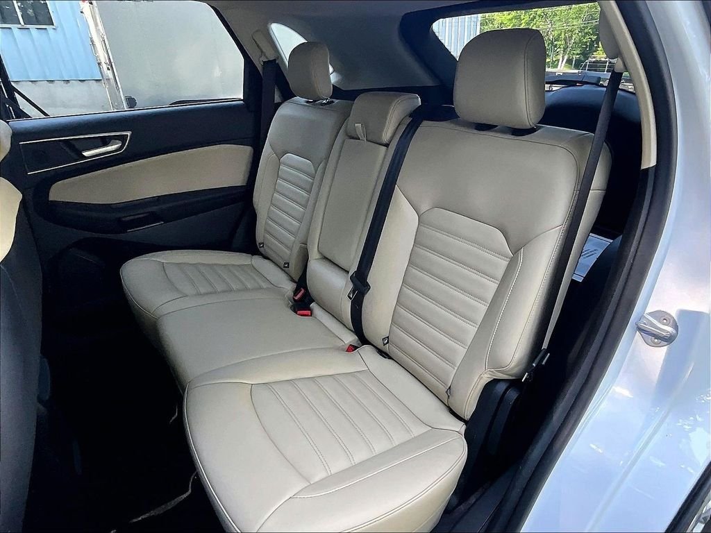 Used 2022 White Ford SEL image 15