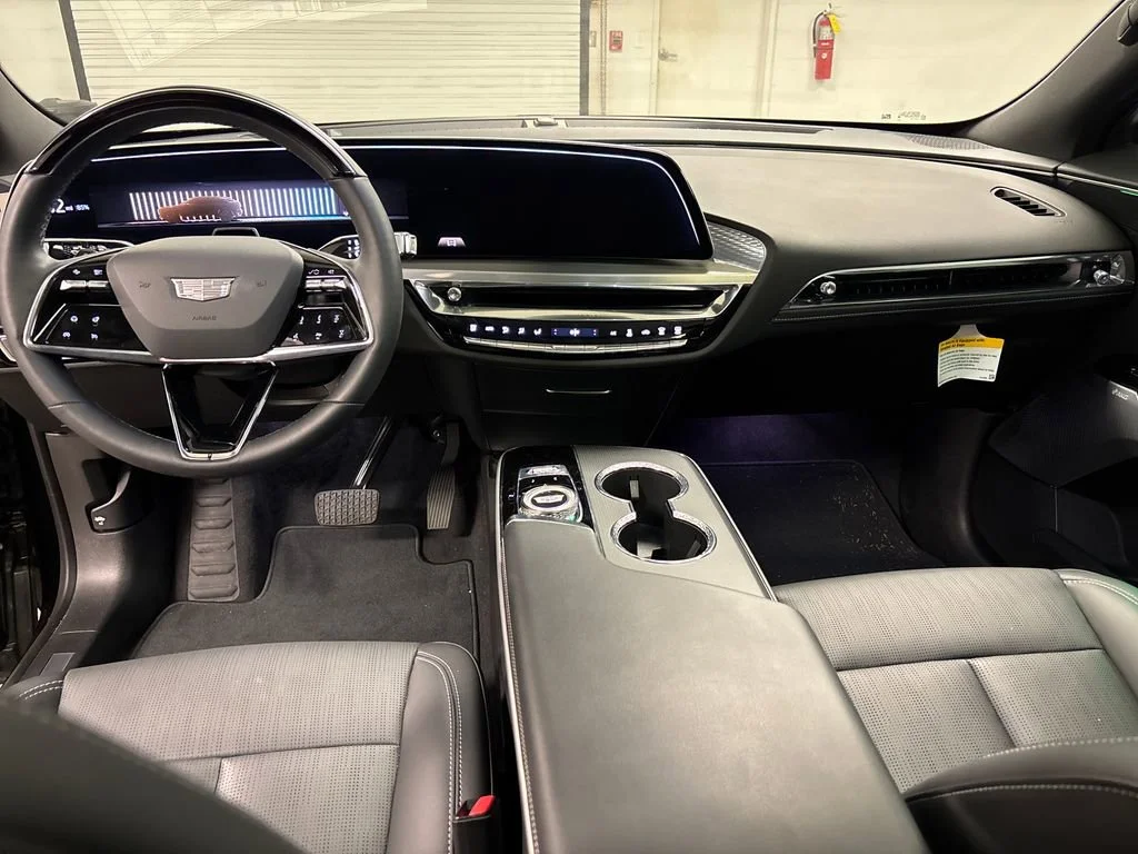 2025 Cadillac LYRIQ Luxury 2 - Photo 34