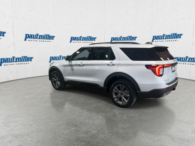 New 2026 Space White Metallic Ford Active image 7