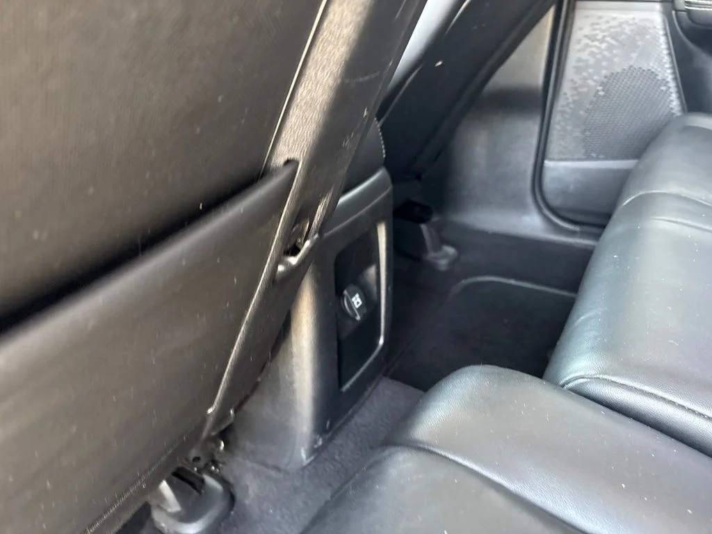 Used 2015 White Dodge Crossroad image 24