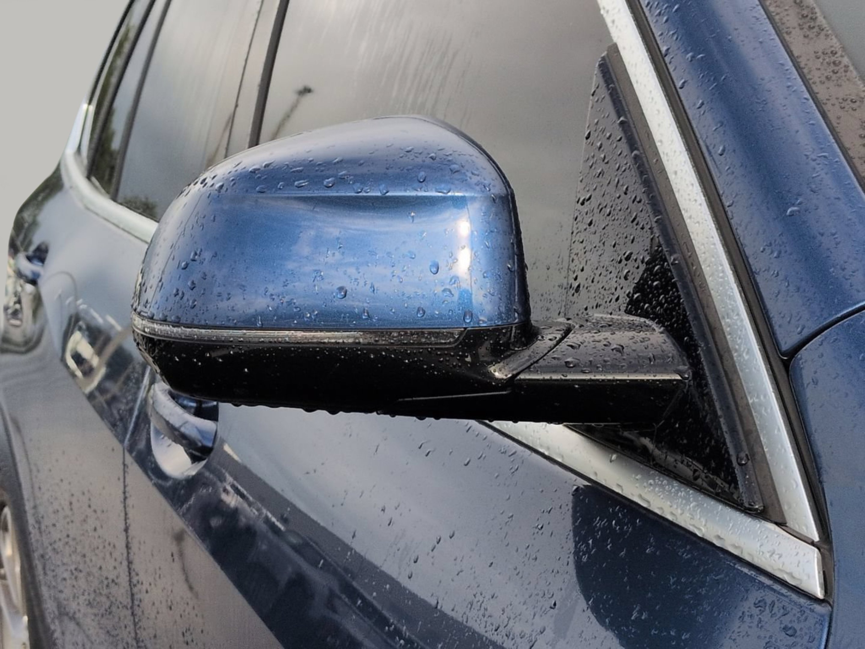 Used 2021 Phytonic Blue Metallic BMW sDrive40i image 33