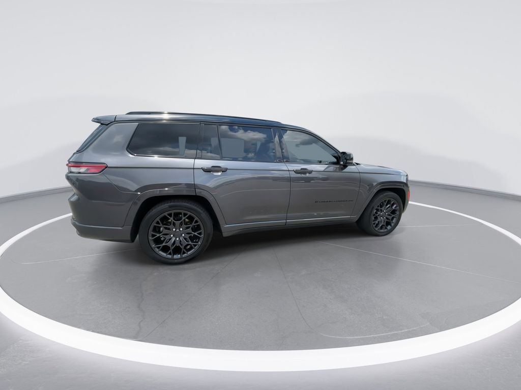 Used 2024 Gray Jeep Summit image 9