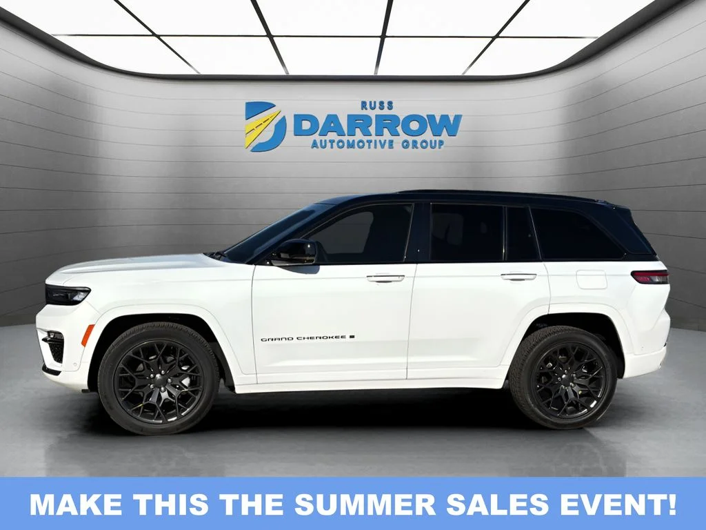 New 2025 Bright White Clear-Coat Exterior Paint Jeep Summit Reserve image 4