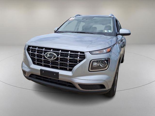 Certified Used 2025 Silver Hyundai SEL image 4