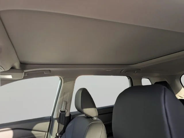 New 2026 Everest White Pearl TriCoat Nissan Dark Armor™ image 17