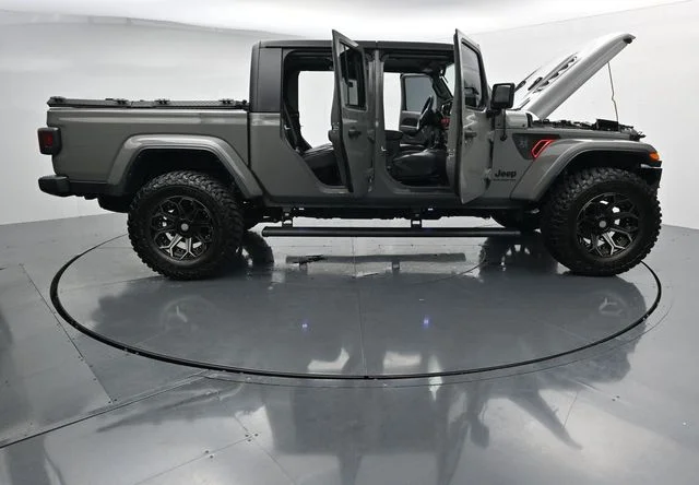 Used 2023 Gray Jeep Sport S image 40