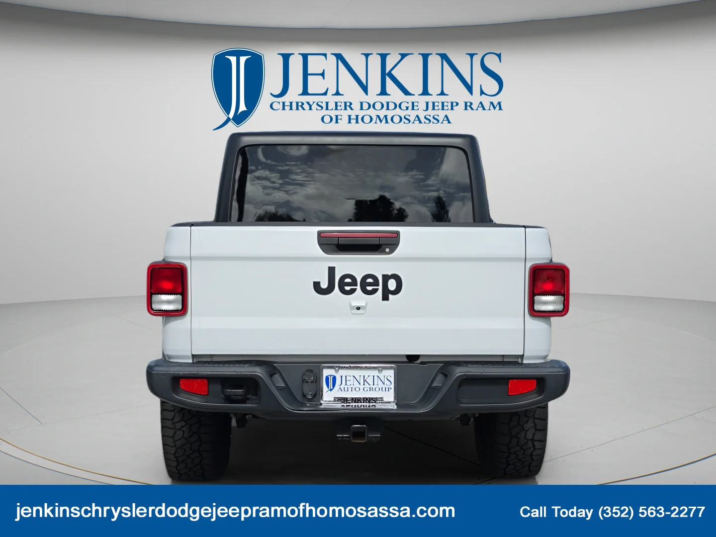 Used 2020 Bright White Clearcoat Jeep Altitude image 6