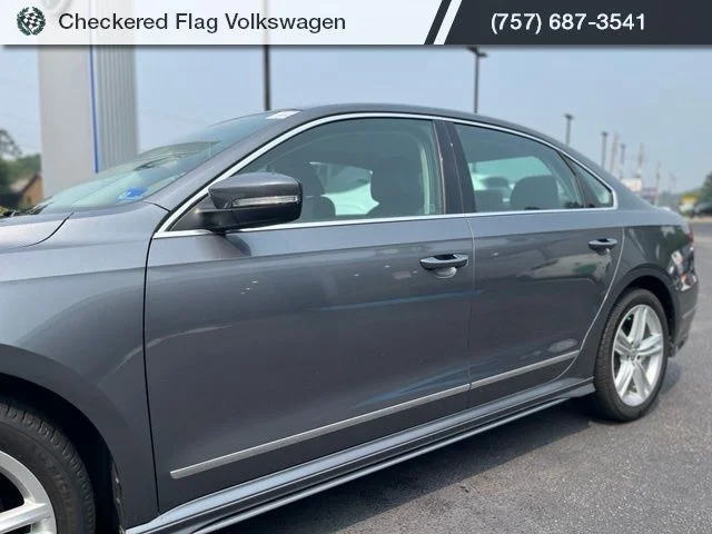 Used 2015 Platinum Gray Metallic Volkswagen TDI SEL Premium image 3
