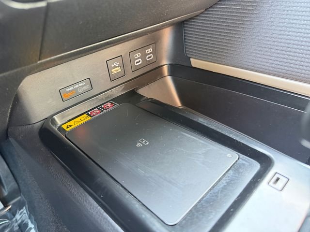 Used 2025 Ice Toyota SE image 30