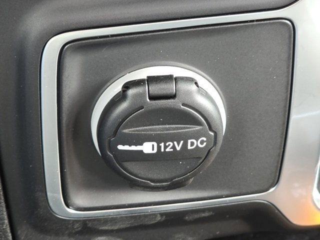 New 2026 Hydro Blue Pearl-Coat Exterior Paint Jeep Sport image 13