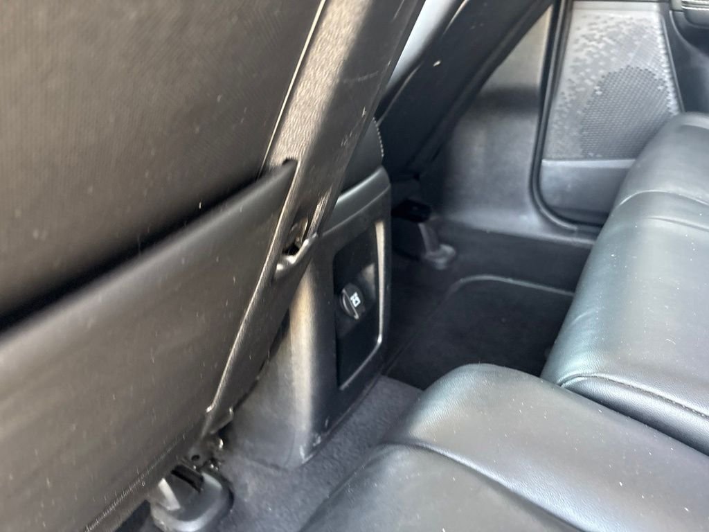 Used 2015 White Dodge Crossroad image 24