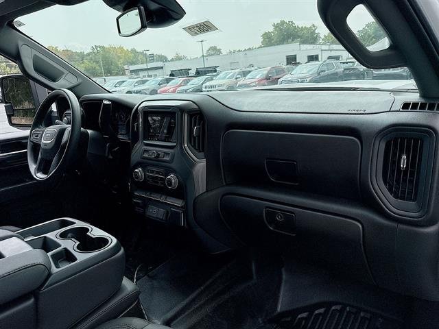 2025 GMC Sierra 3500 Chassis Cab Pro - Photo 26