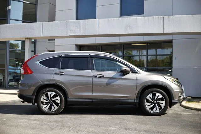 Used 2015 Kona Coffee Metallic Honda Touring image 6