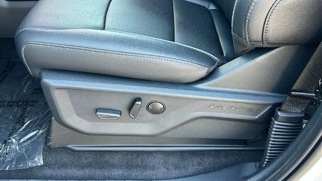 New 2026 Star White Metallic Tri-Coat Ford Lariat® image 36