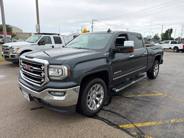 Used 2018 Dark Slate Metallic GMC SLT image 2
