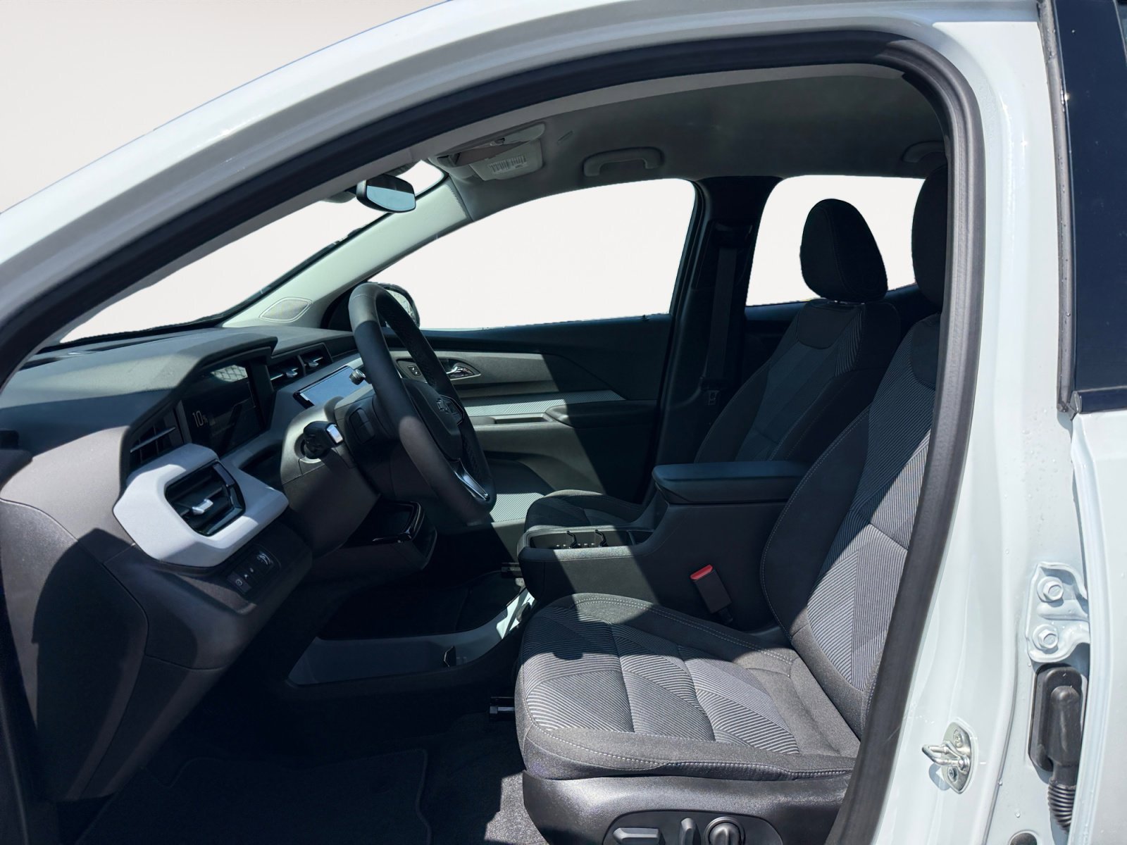 2027 Chevrolet Bolt LT - Photo 10