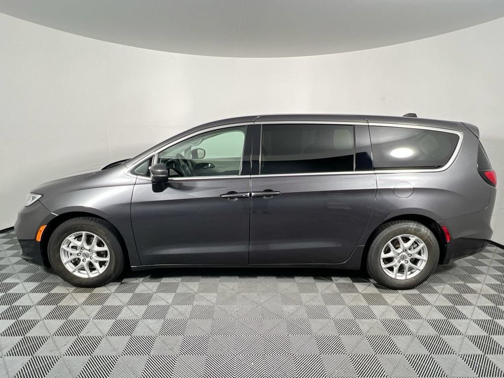 Used 2023 Gray Chrysler Touring L image 6