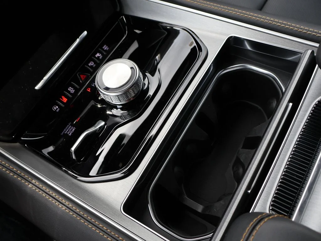 New 2026 Silver-Zynith Exterior Paint Jeep  image 39