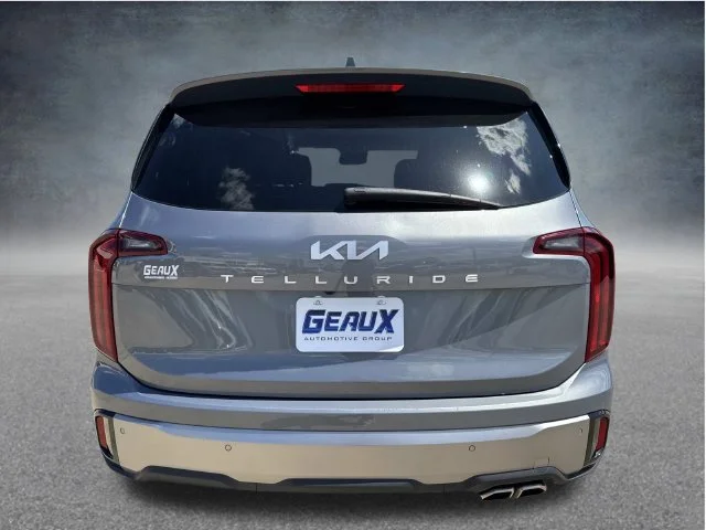 Used 2025 Silver Kia S image 18