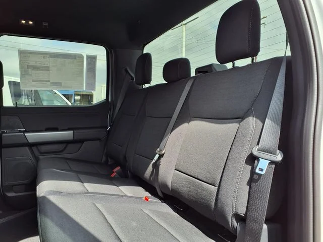 New 2026 Oxford White Ford XLT image 7