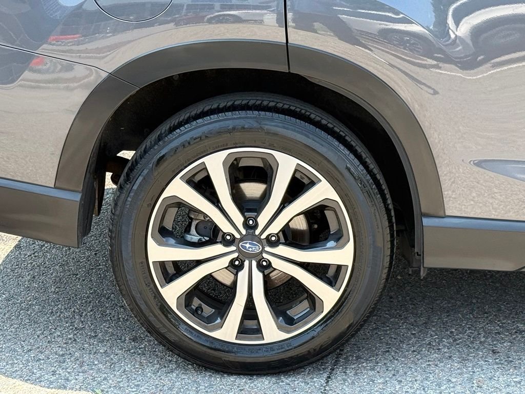 Used 2024 Magnetite Gray Metallic Subaru Limited image 11