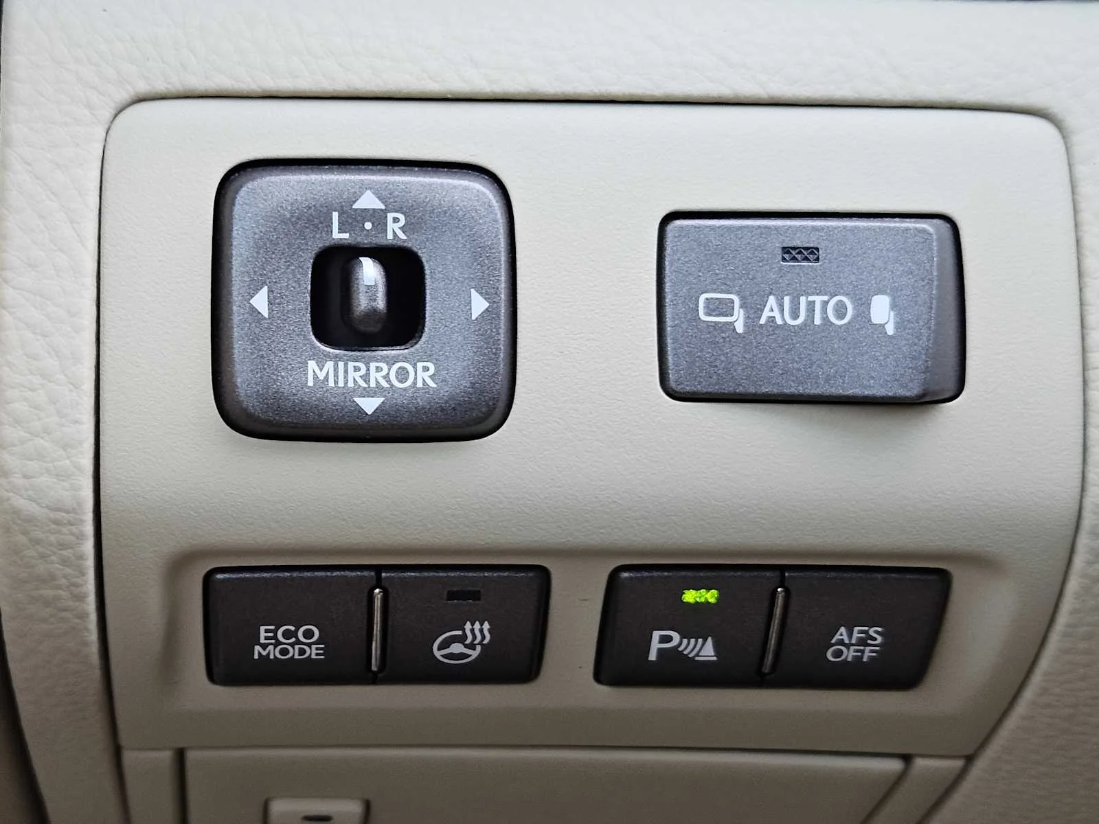Used 2010 Matador Red Mica Lexus  image 17